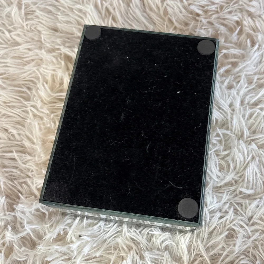 Tahari Beveled Mirrored Jewelry Box Decorative Trinket Gold Pattern‎
